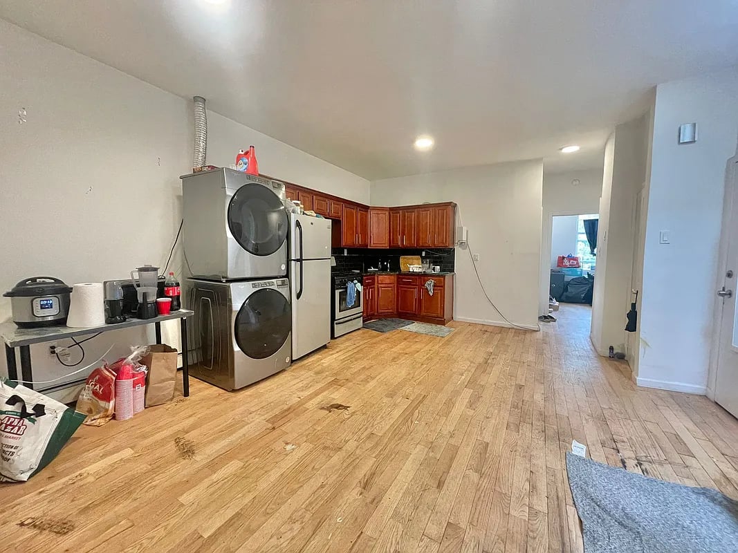196 Utica Avenue 3