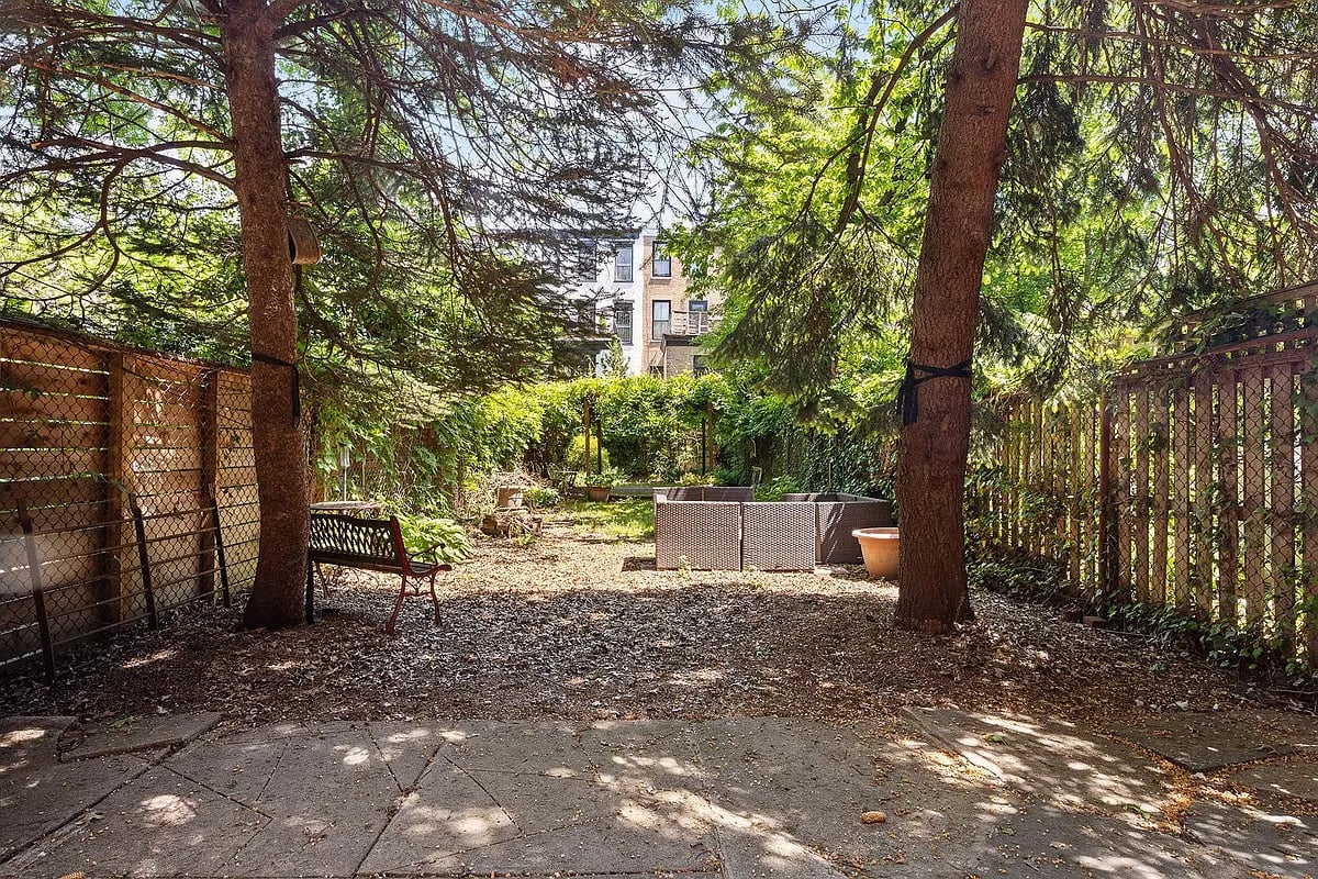 109 Lincoln Pl