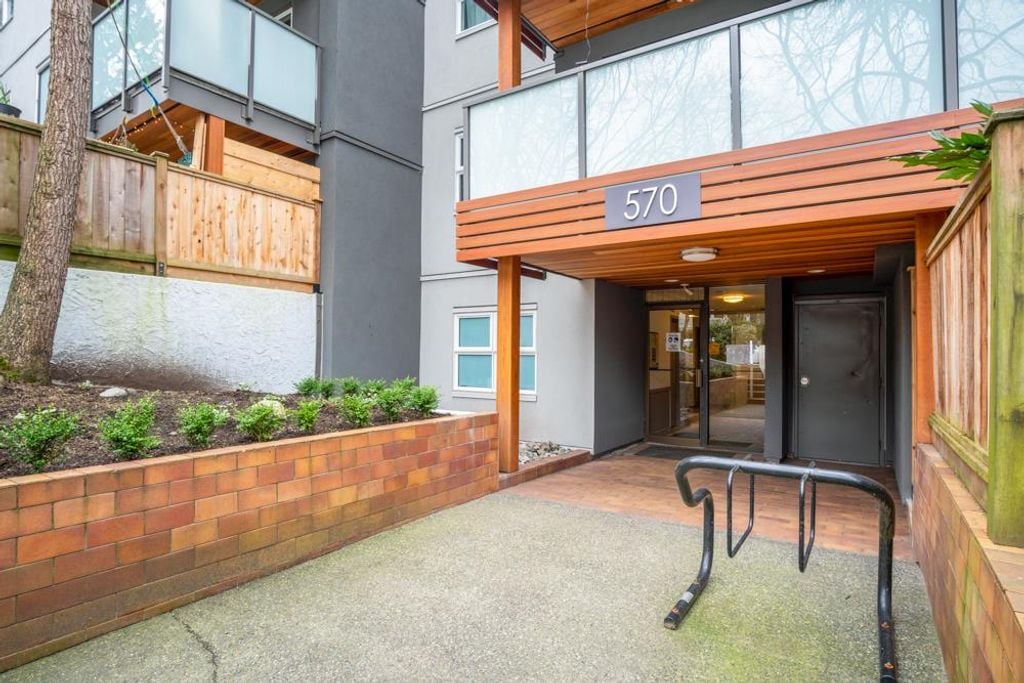 570 E 8th Ave, #306