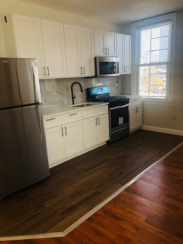 47-31 Vernon Blvd, #2