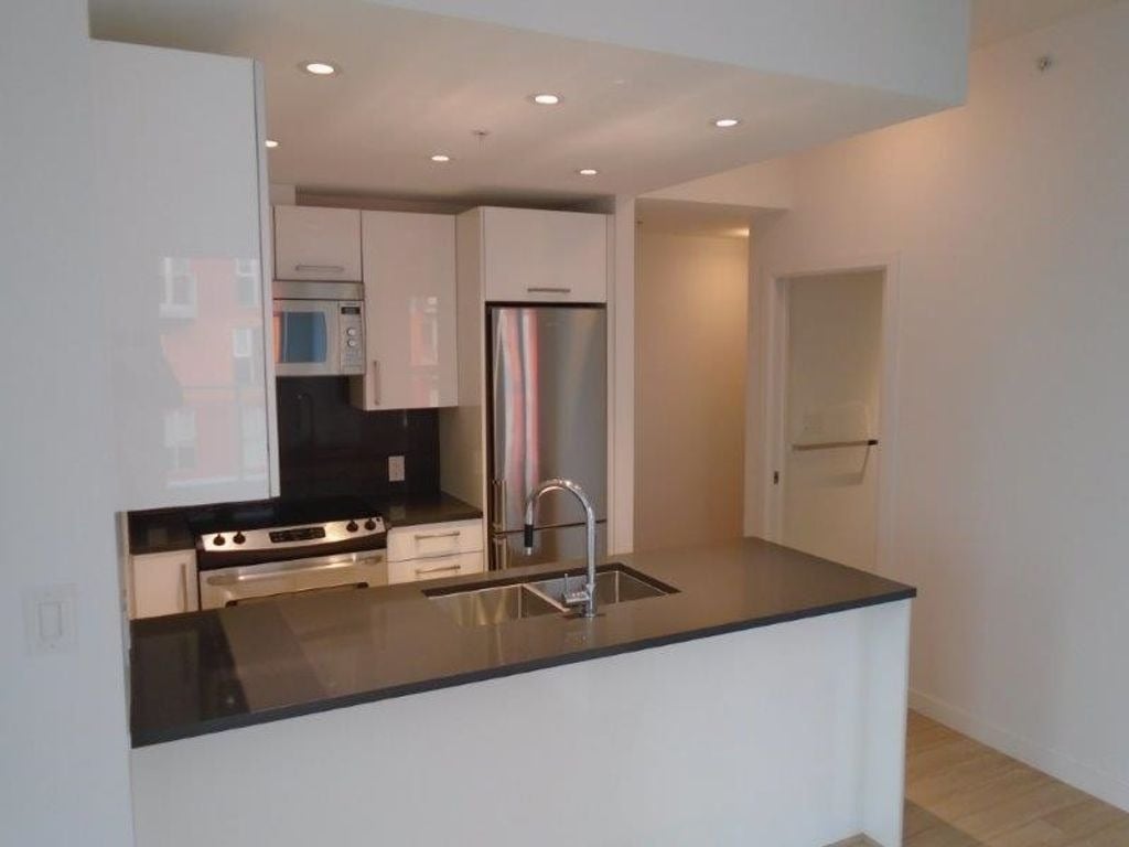 955 E Hastings St, PH#7