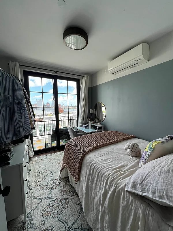 187 Kent Ave 509