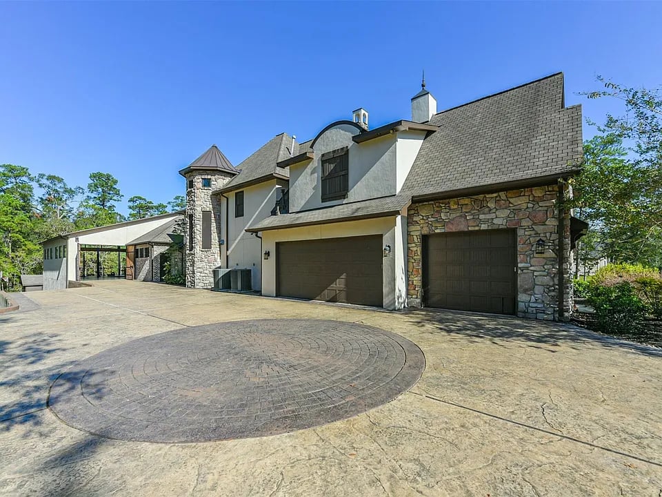 5015 Ossineke Ct