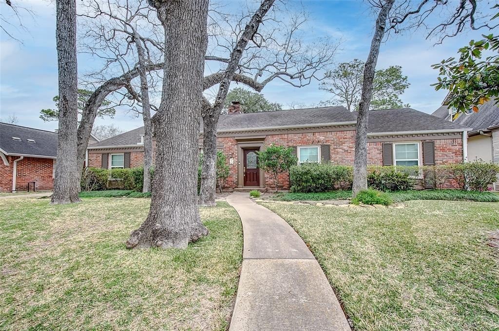 12942 Queensbury Ln