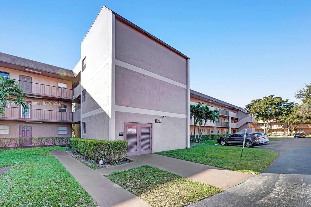 8421 E Lagos De Campo Blvd 