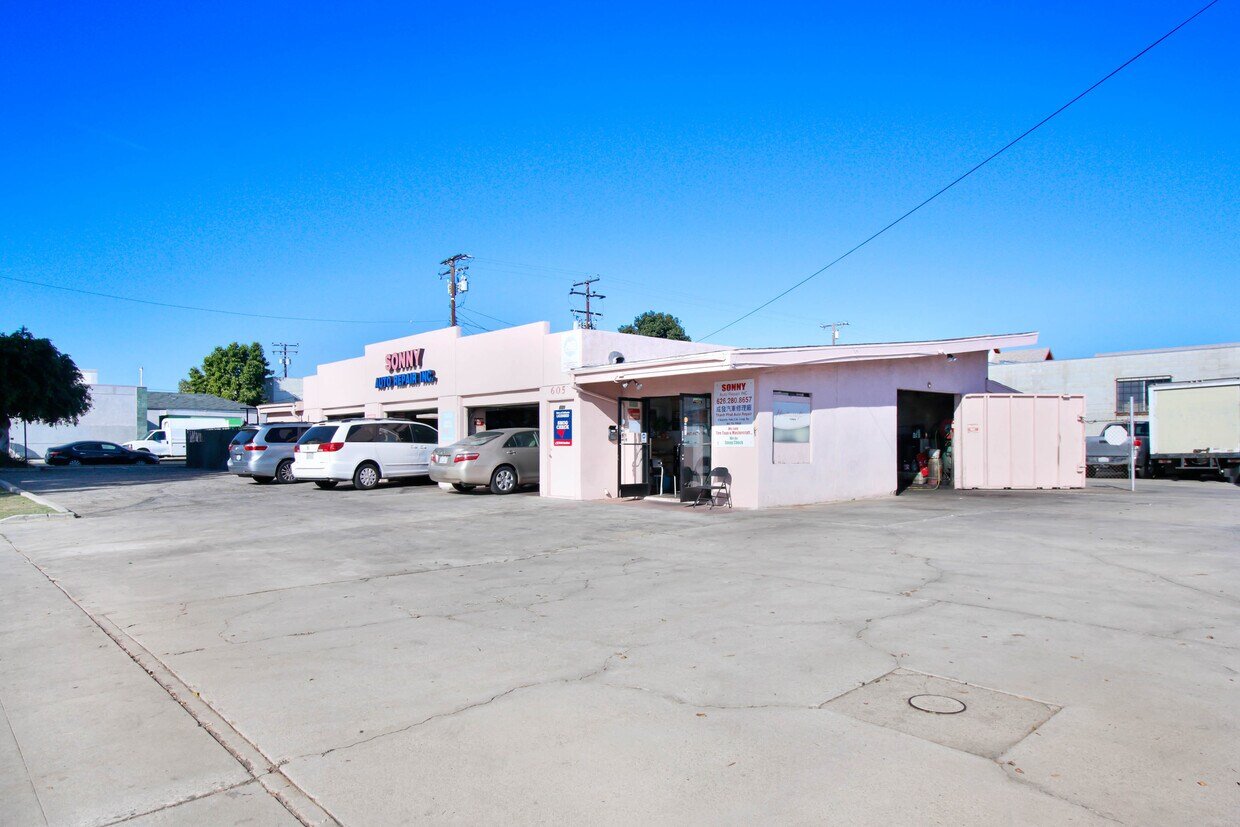 601 E Garvey Ave