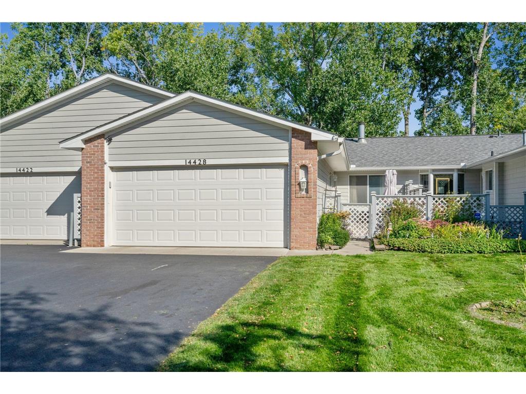14428 Pennock Avenue, Apple Valley, MN 55124-7427