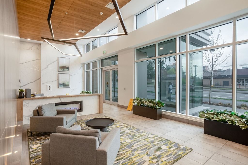 13615 Fraser Hwy, #2810