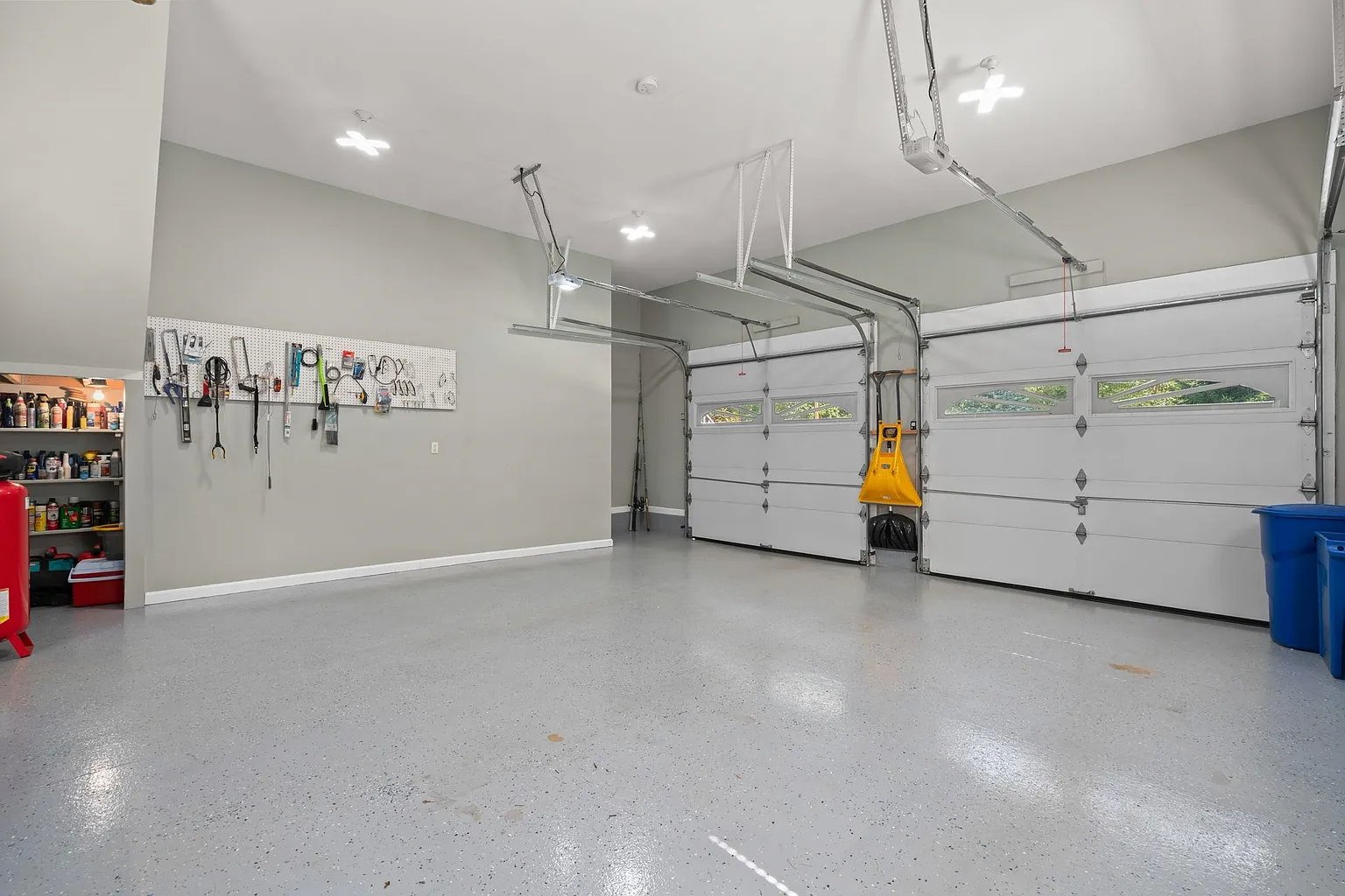 2 Brookside Ln
