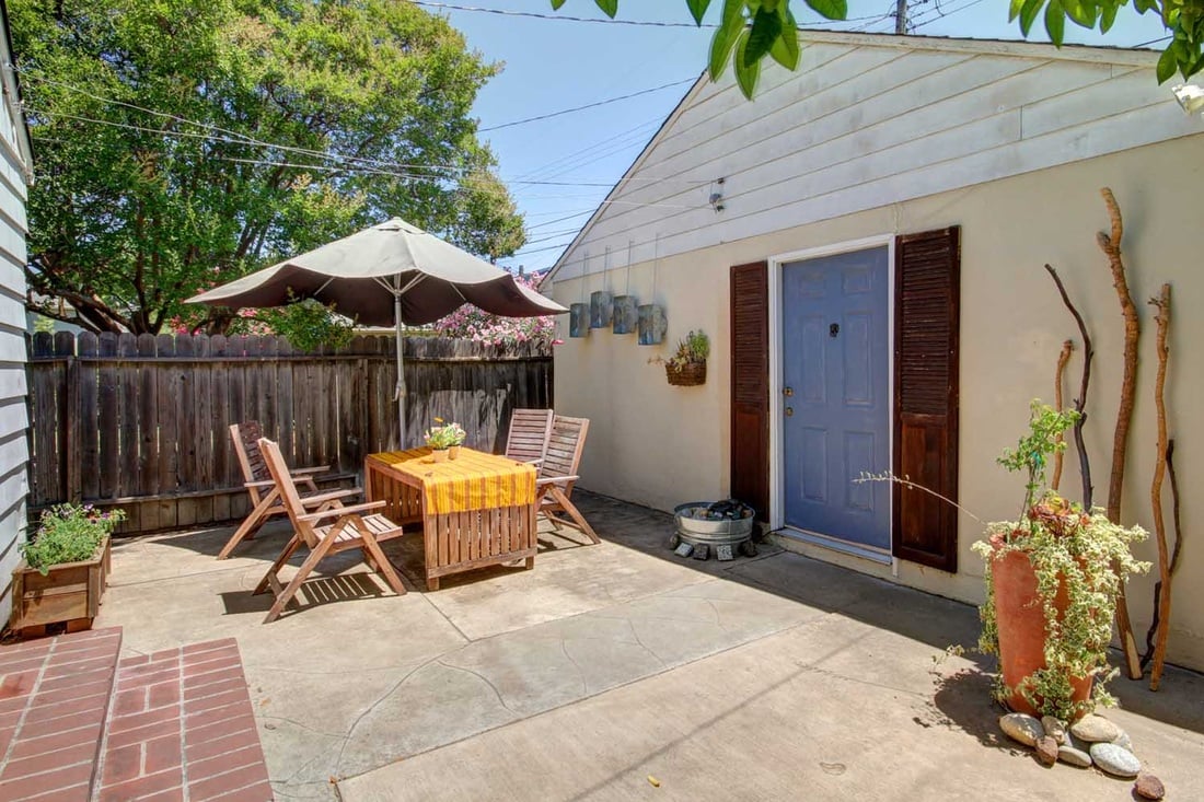 Just Listed! Excellent Location! and Under $300K!