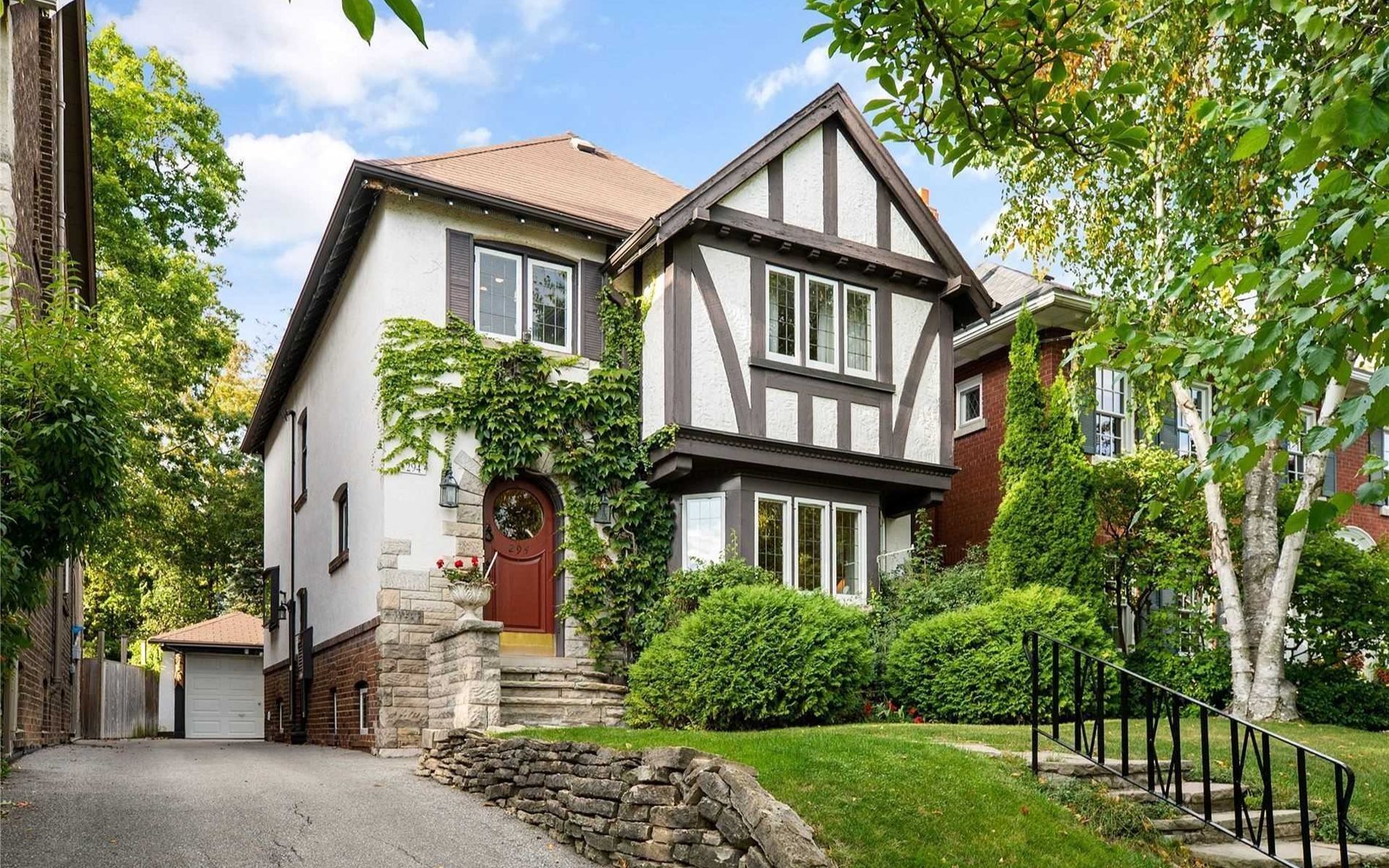294 Douglas Dr