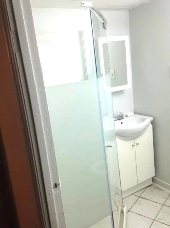 1977 Dundas Street W Unit: Basement