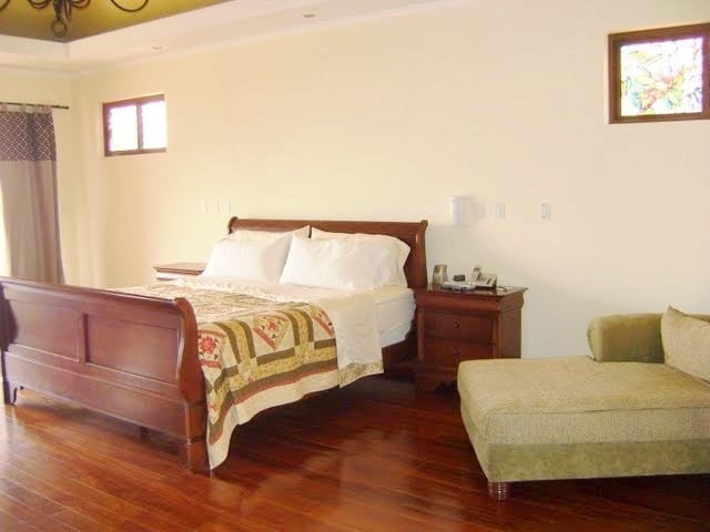Beautiful Four Bedroom Home in Villa Real