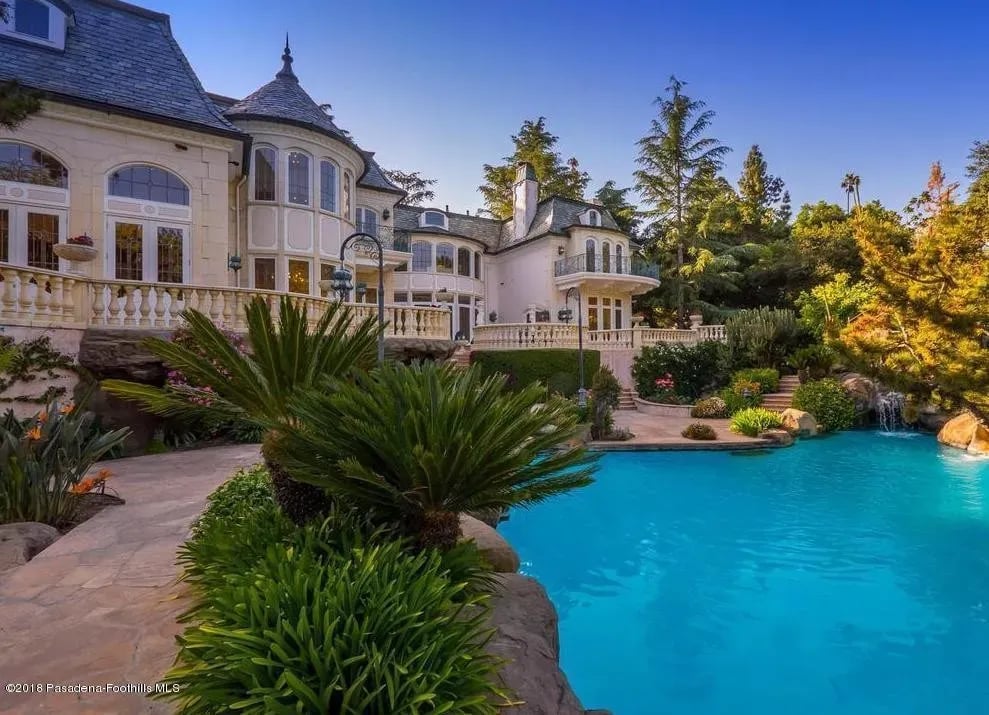 4158 Commonwealth Ave