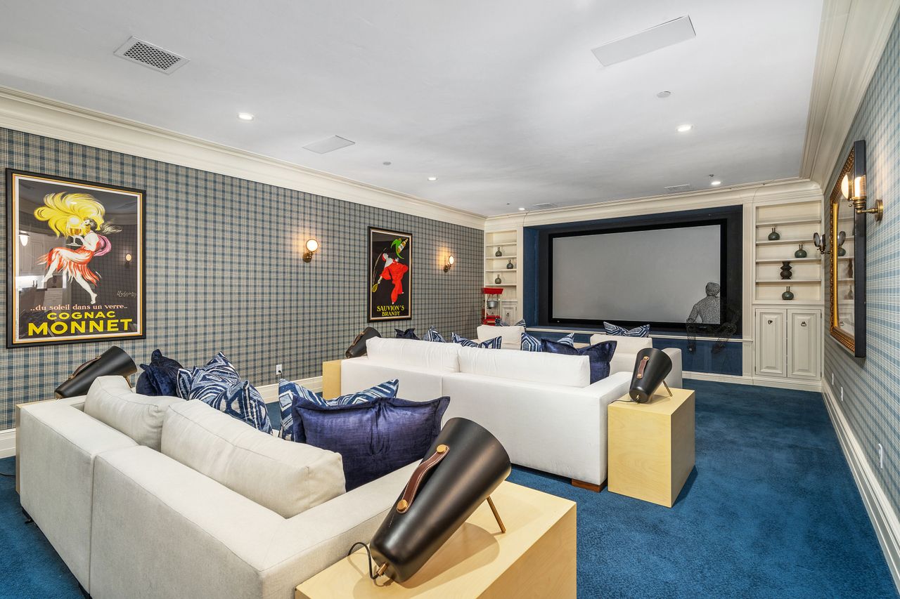 English Country Manor In Toluca Lake