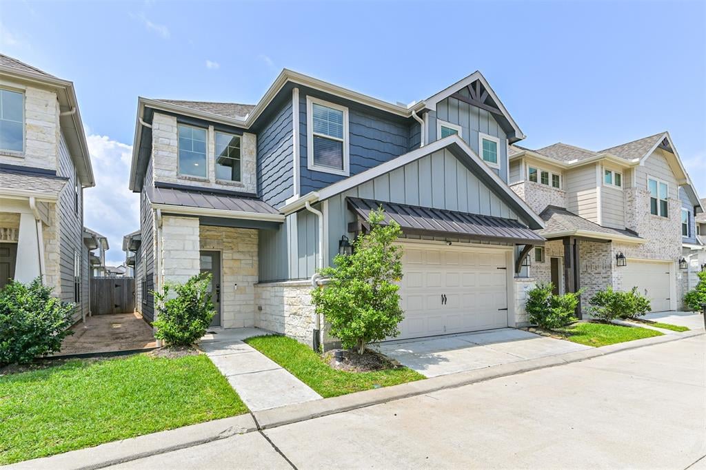 3407 Knighton Dr