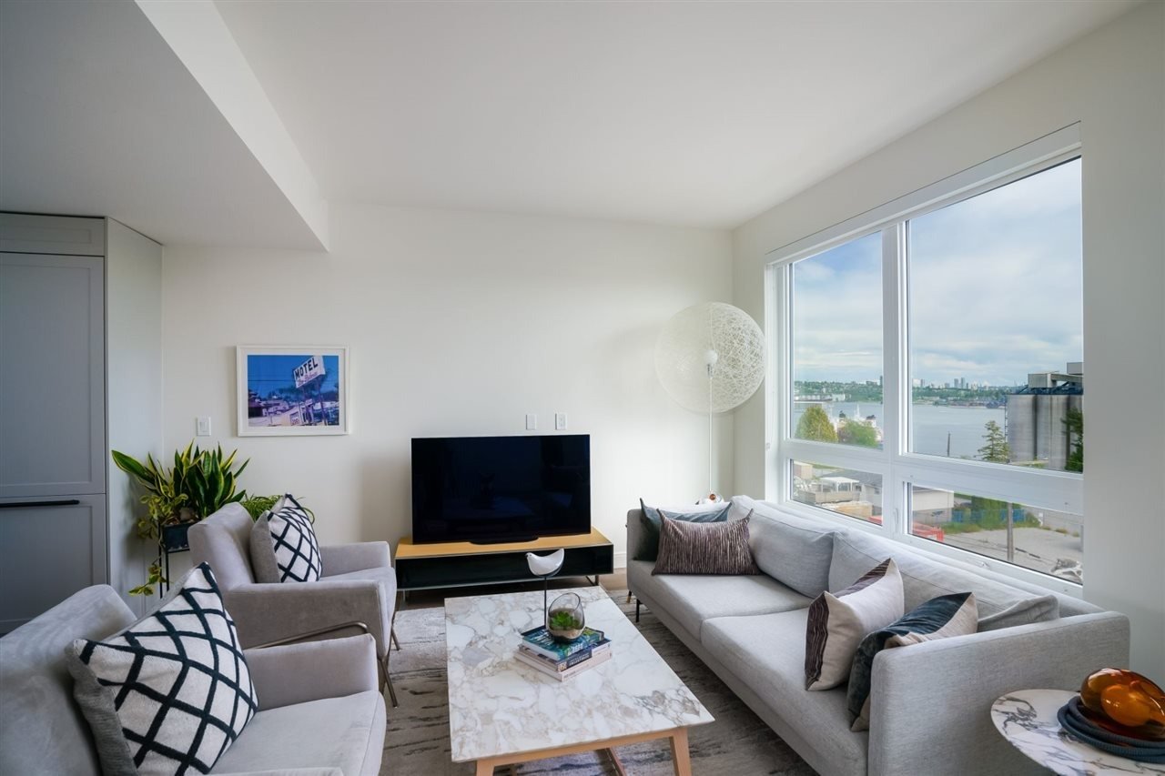 525 E 2nd St, #422