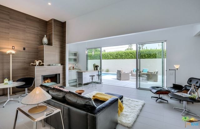 1080 E Buena Vista Dr