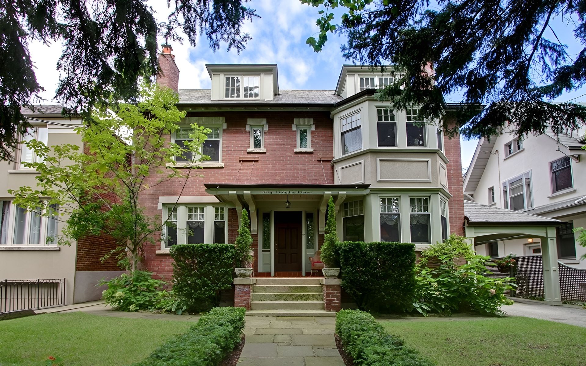 224 Douglas Dr