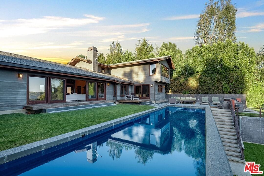 12644 Mulholland Dr