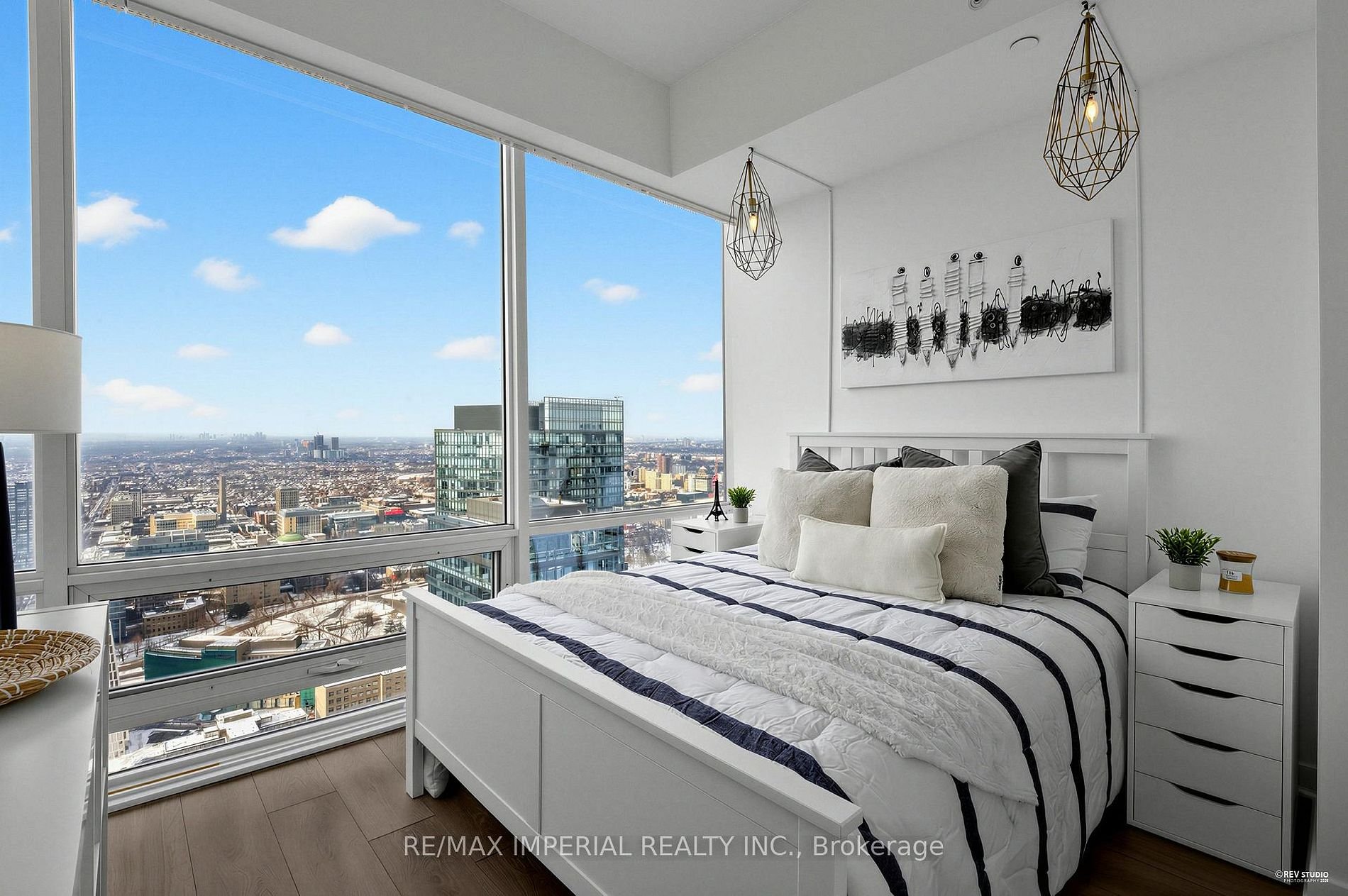 LUXURY SOUTHWEST PENTHOUSE