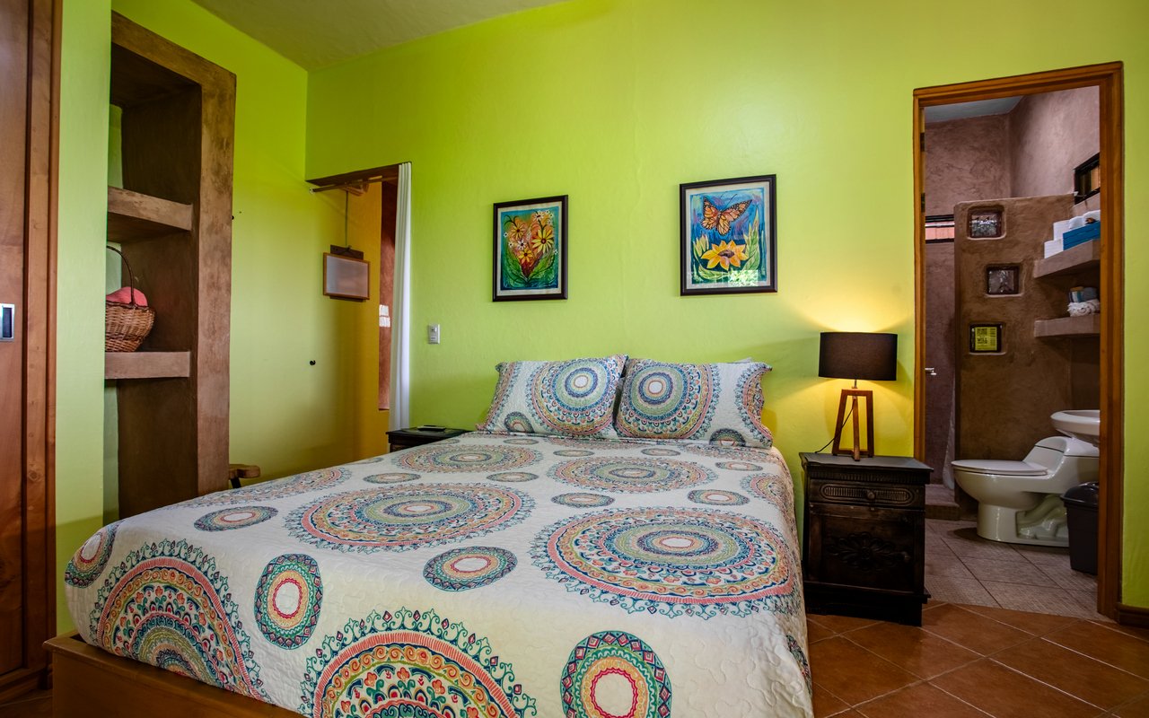 Tropical Getaway with Two Villas and Lush Gardens Near the Heart of Uvita