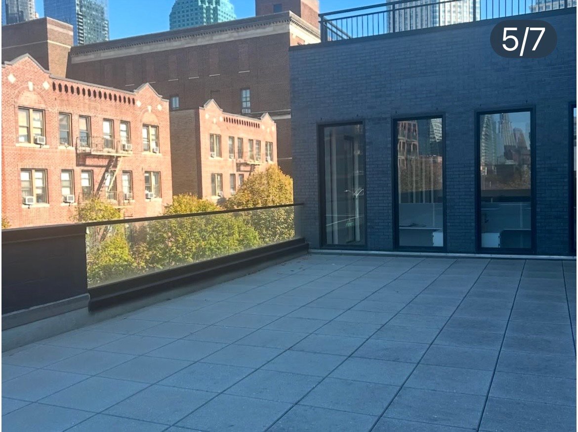 Modern Office in Long Island City