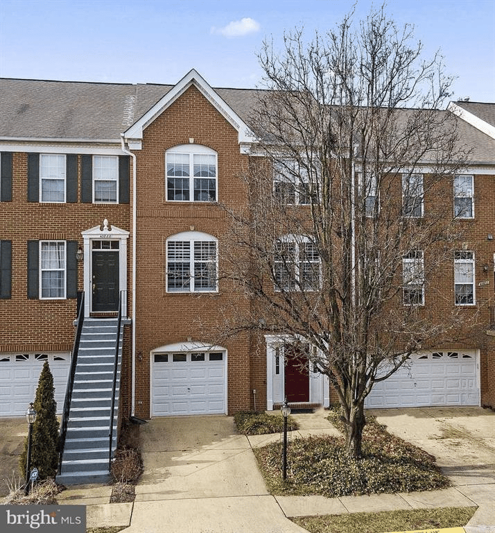 43890 Sandburg Sq