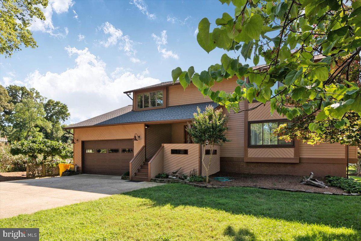 88 E Lake Dr
