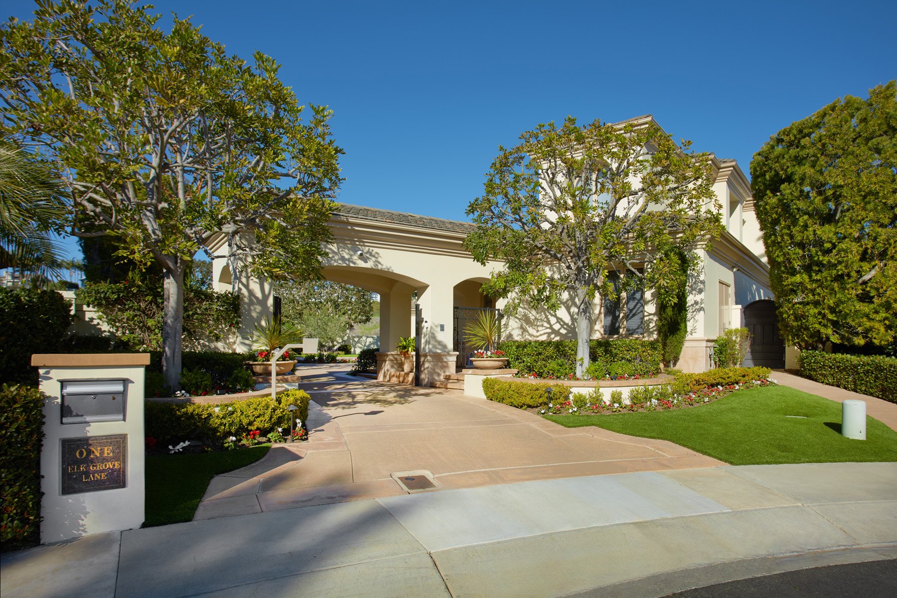 1 Elk Grove Ln