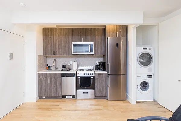 2038 Fifth Avenue Unit: 1R