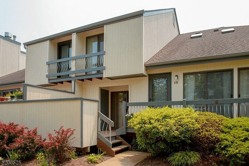 279 Crabtree Ct