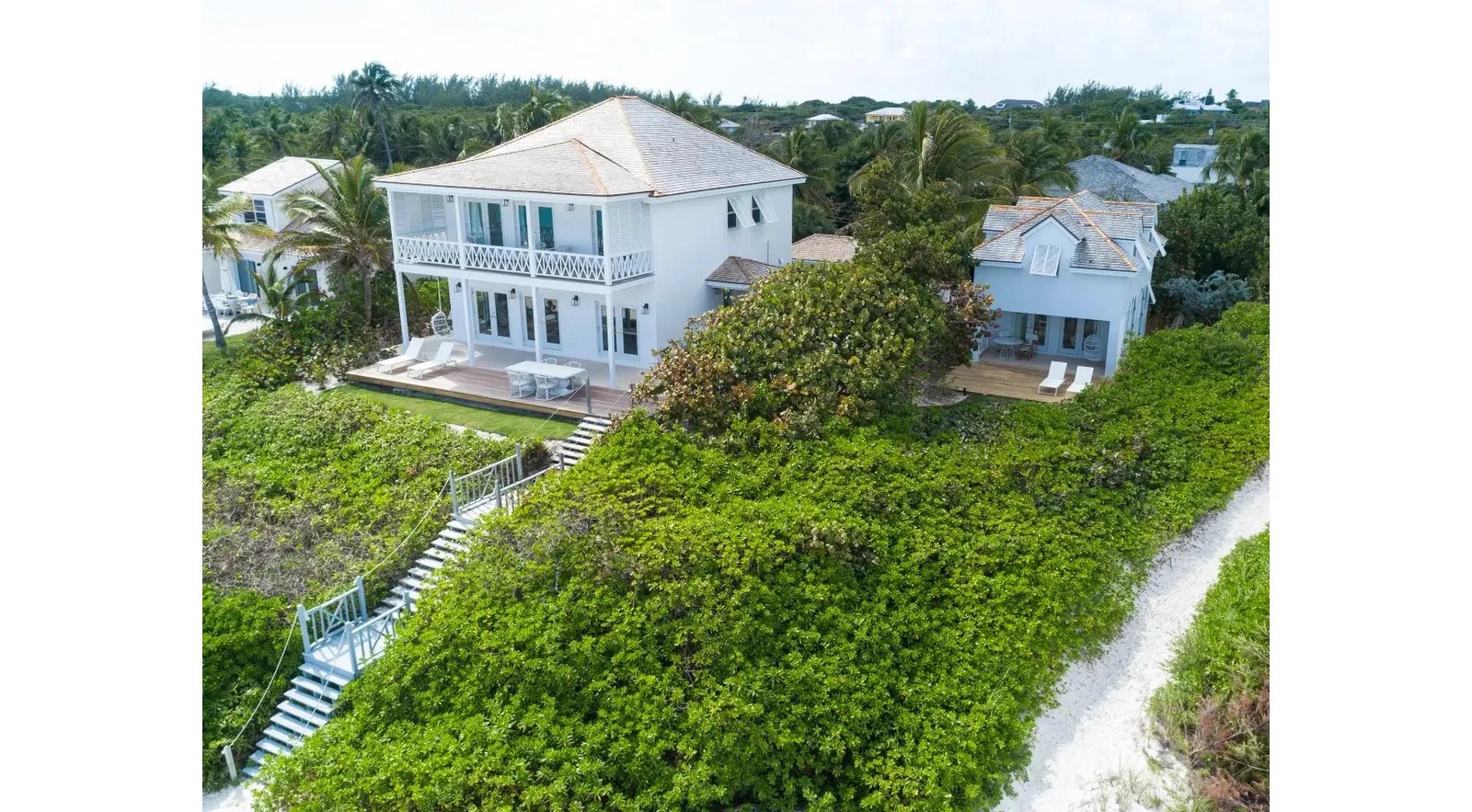 Beautiful Harbour Island Beachfront Villa