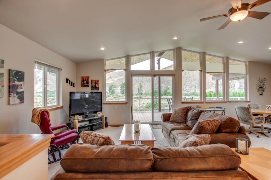 345 Lake Front Rd