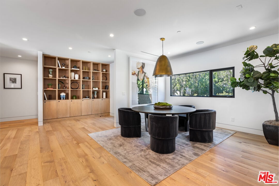 2220 Coldwater Canyon Dr