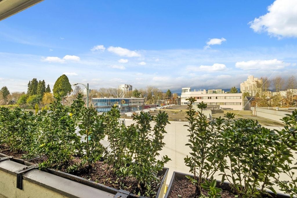 3264 Oak St, #308