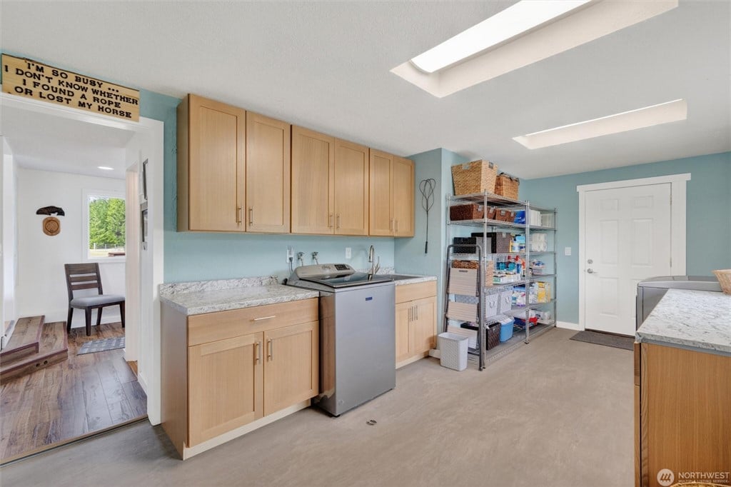 251 W Beeville Road