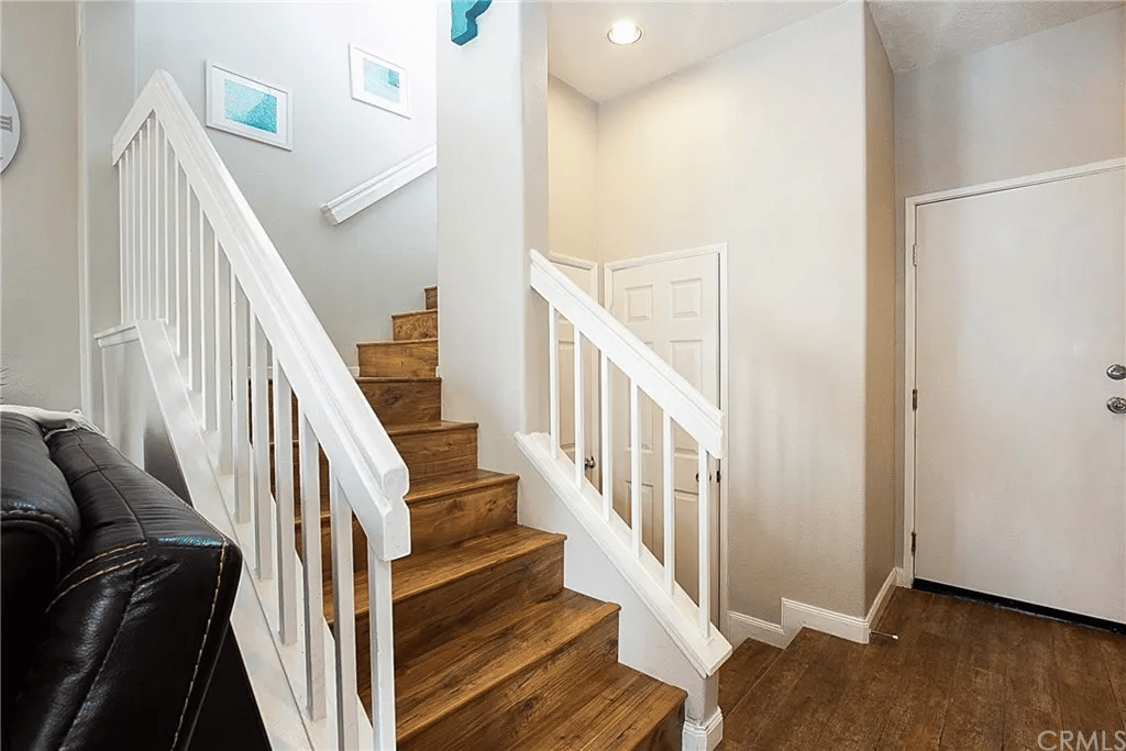 223 Seacountry Ln