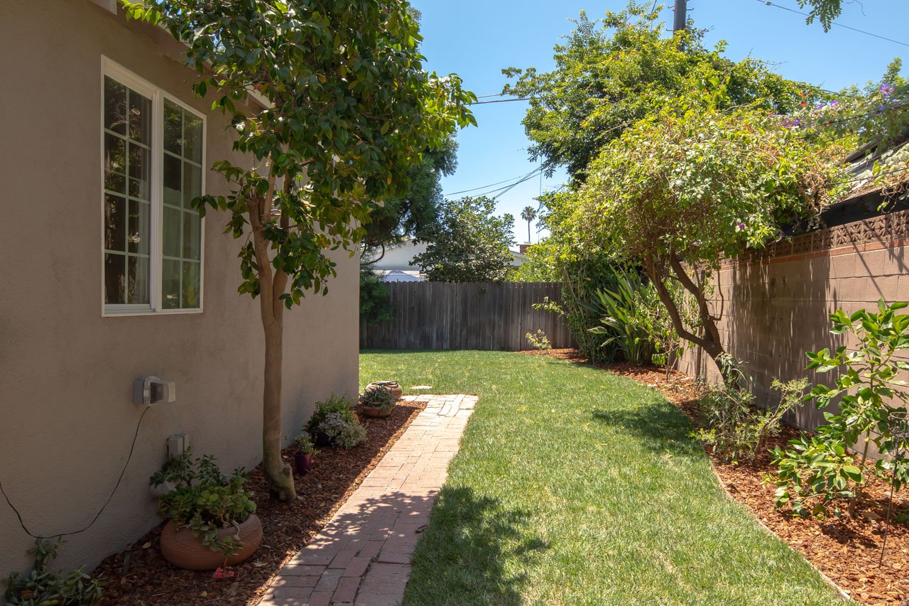 4427 Vantage Ave, Studio City