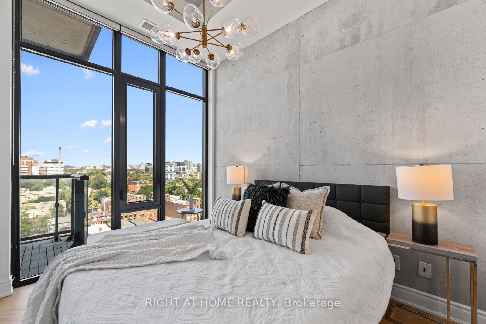 PENTHOUSE AT THE HARLOWE