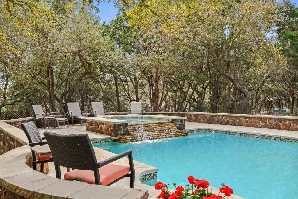 16005 Pontevedra Place