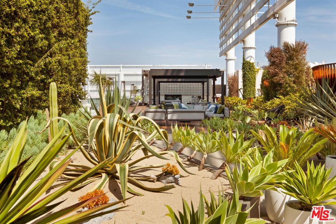 6250 Hollywood Blvd, #10J