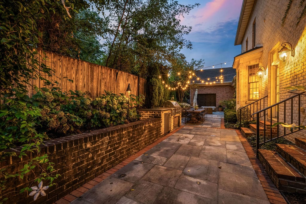 Stunning Hayfields Manor Home