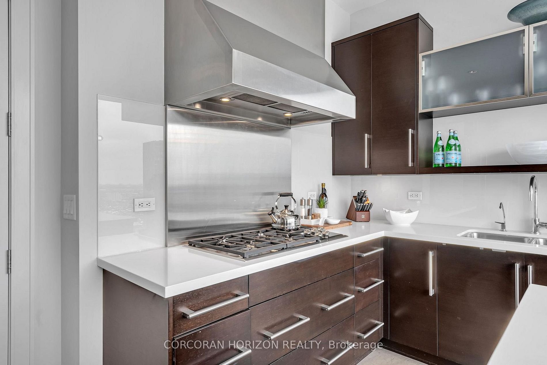 LUXURY LIVING AT THE RITZ