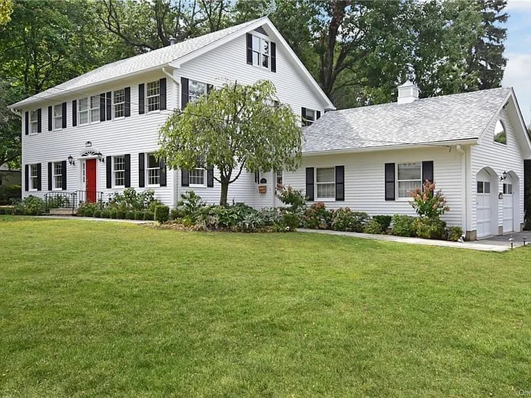 24 Black St