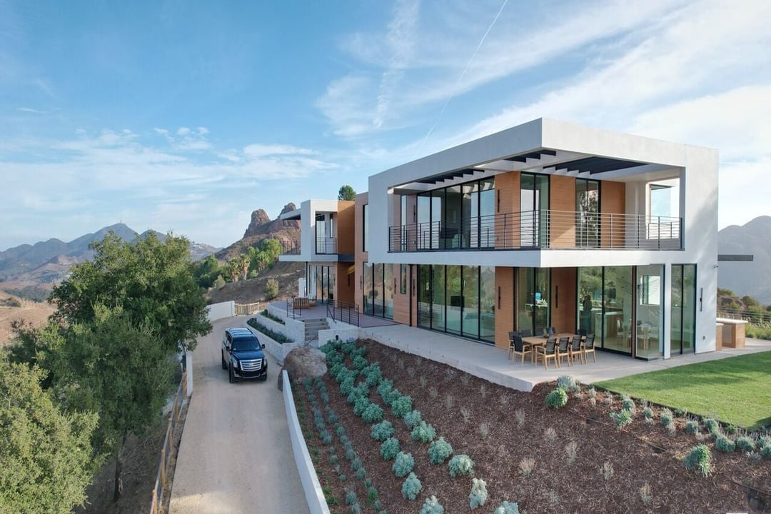 Mulholland Hwy, 90265