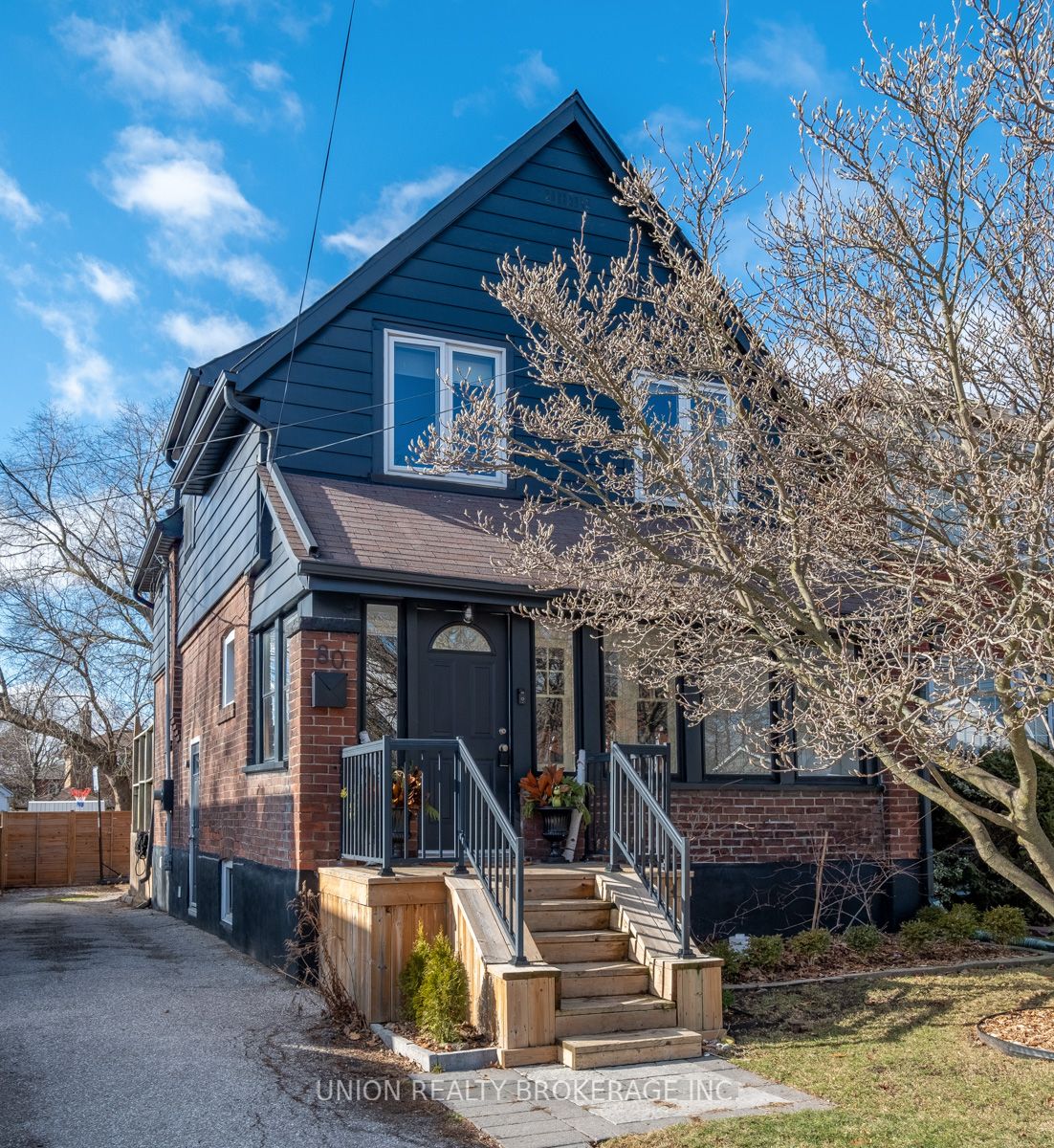 80 Eastwood Ave