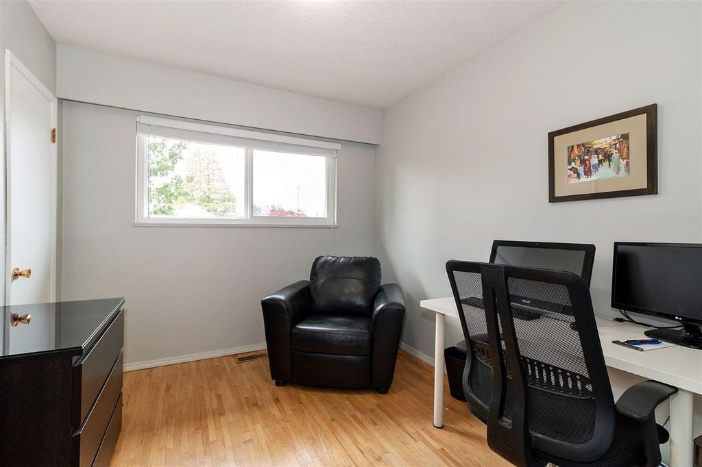 345 W 22nd St