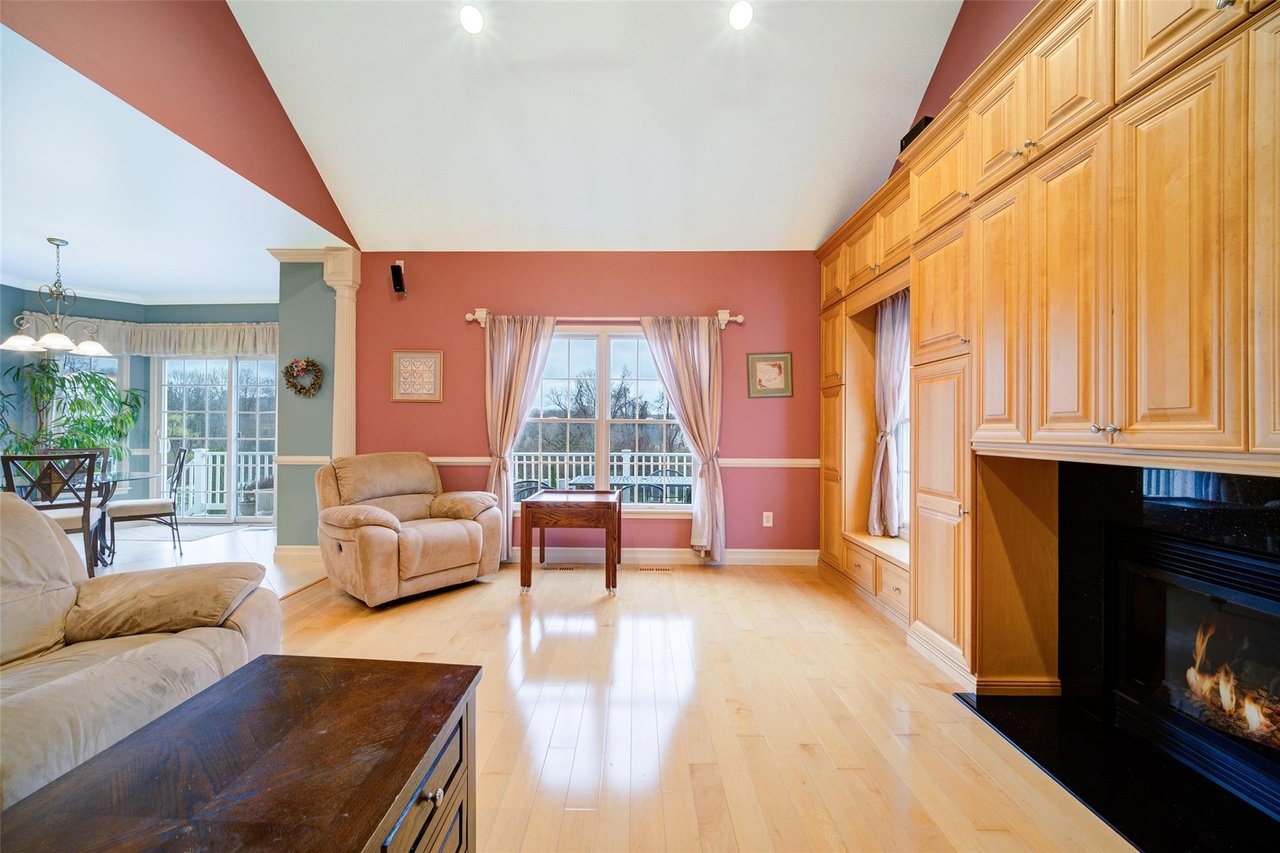 48 Duke Drive