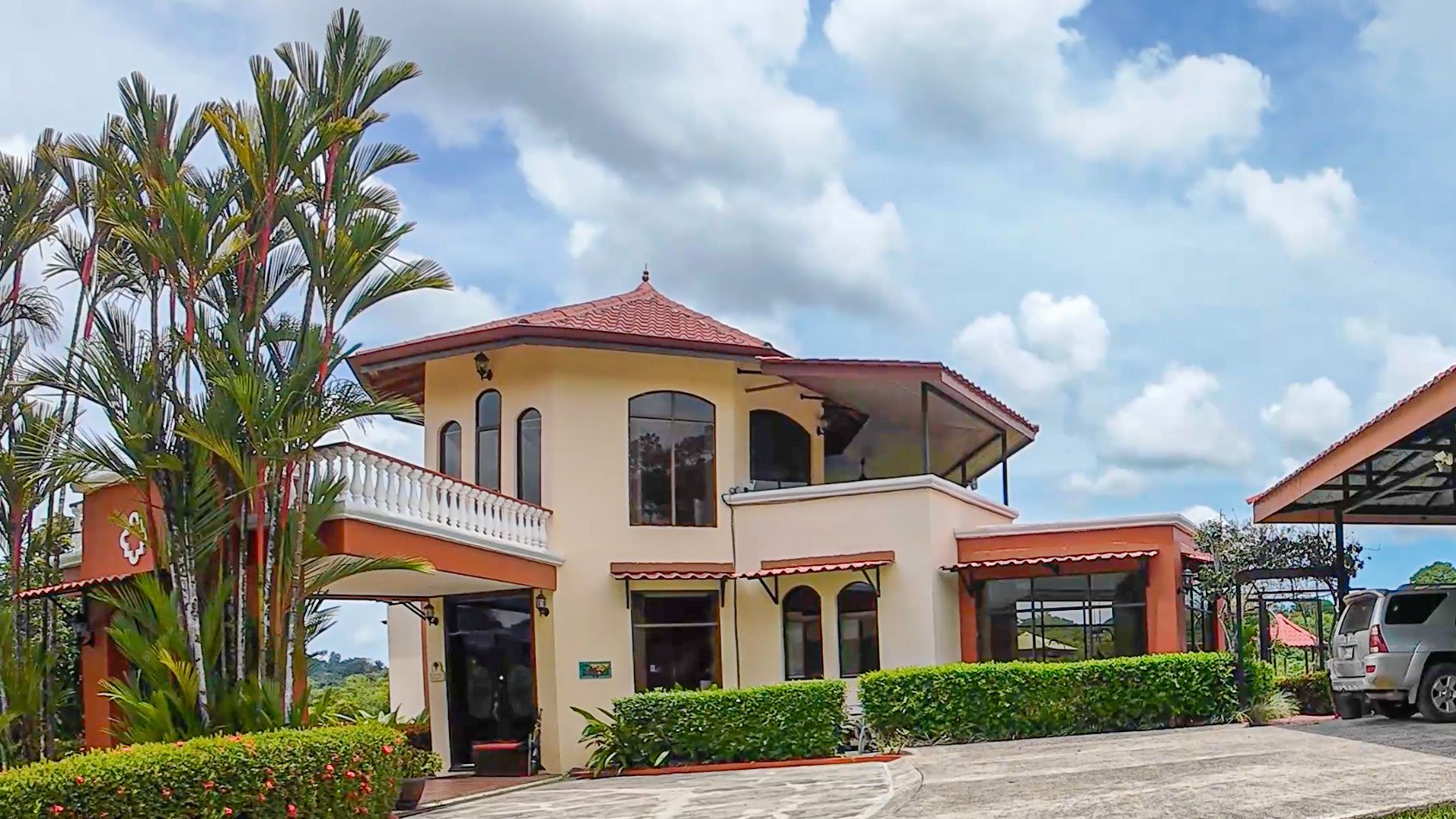 Tropical Estate in Gated Community near Quepos